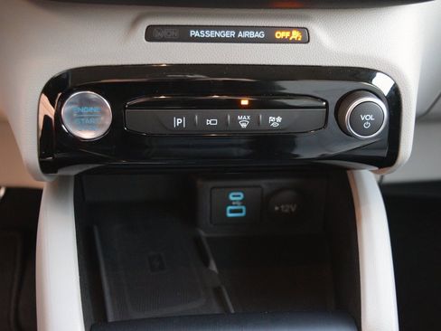 Used 2023 Ford Escape SE w/ PHEV Premium Package image 19