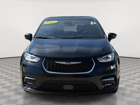Used 2025 Chrysler Pacifica Select FWD image 8