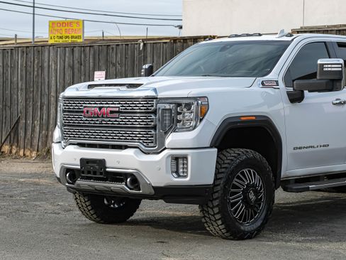 Used 2021 GMC Sierra 3500 Denali w/ Denali Ultimate Package image 5