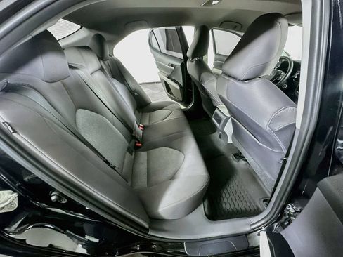 Used 2020 Toyota Camry LE FWD image 12