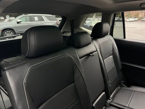 Used 2021 Volkswagen Tiguan SE w/ Panoramic Sunroof Package image 32