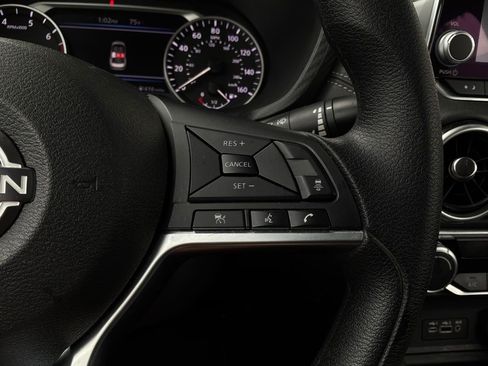 Used 2025 Nissan Sentra SV FWD image 31