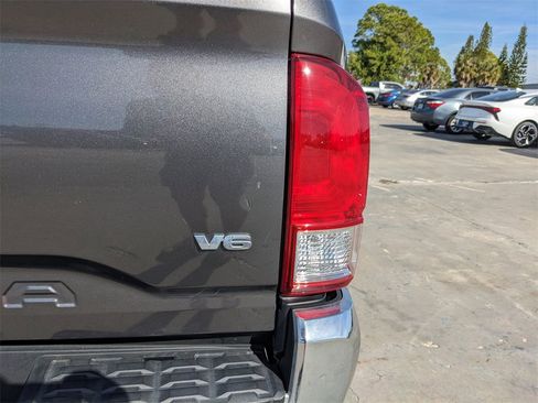 Used 2016 Toyota Tacoma SR5 image 12