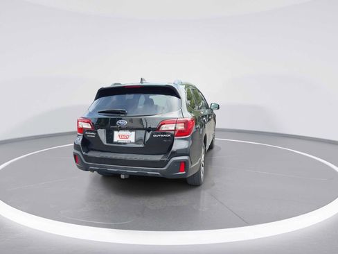 Used 2018 Subaru Outback 2.5i Touring w/ Popular Package #3 AWD/4WD image 7