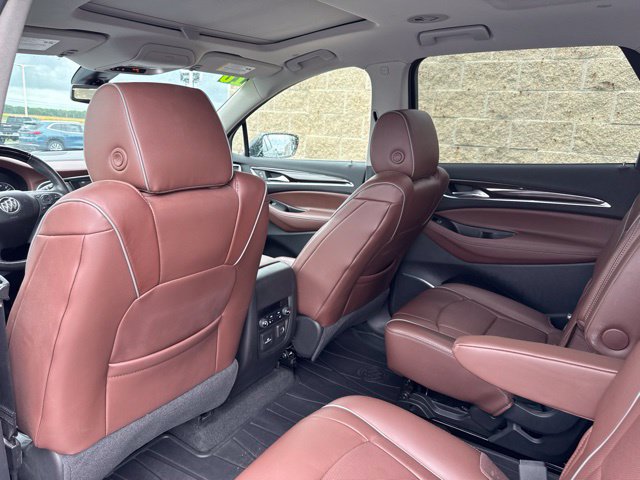 Used 2018 Buick Enclave Avenir w/ Avenir Technology Package AWD/4WD image 14