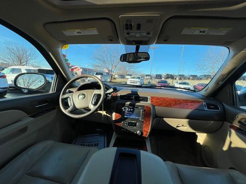 Used 2013 Chevrolet Suburban LTZ image 31