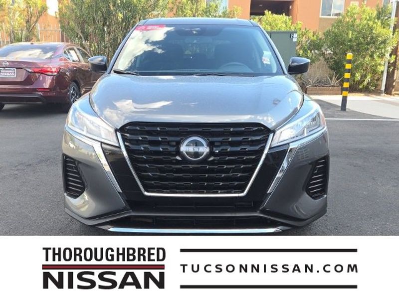 Certified 2025 Nissan Kicks Play S image 1