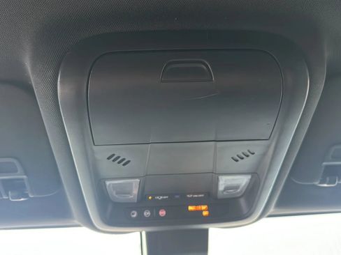 Used 2019 Chevrolet Equinox LT AWD/4WD image 38