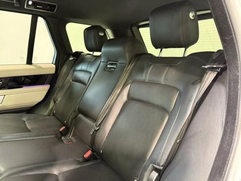 Used 2020 Land Rover Range Rover HSE image 24