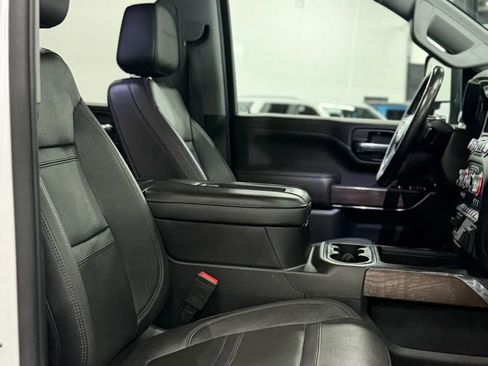 Used 2022 GMC Sierra 2500 Denali w/ Denali Ultimate Package AWD/4WD image 25