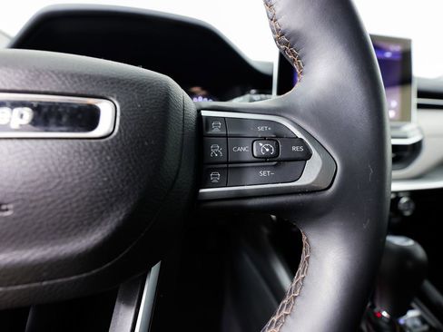 Used 2022 Jeep Compass Limited image 31