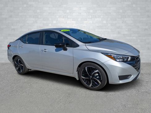 Used 2023 Nissan Versa SR w/ Trunk Package image 2