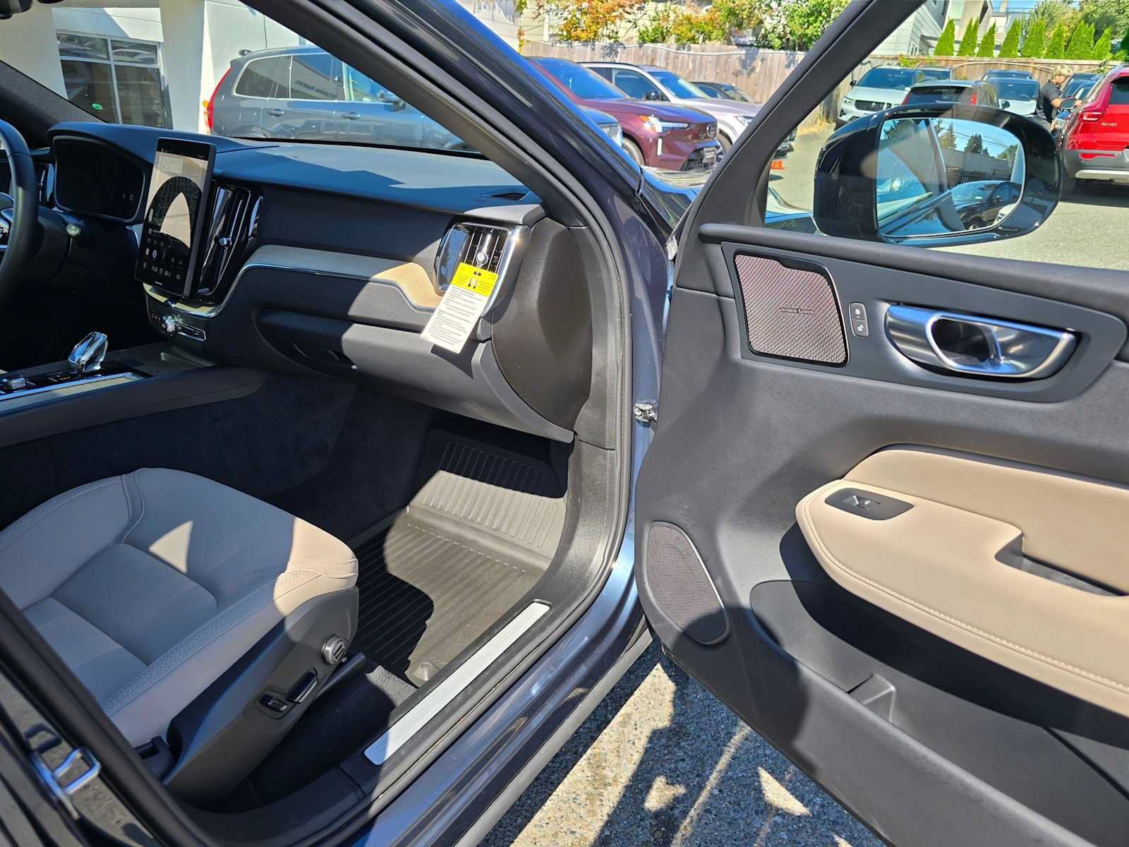 Used 2026 Volvo XC60 B5 Plus w/ Protection Package Premier AWD/4WD image 10