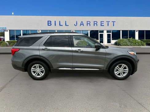 Used 2023 Ford Explorer XLT w/ Equipment Group 202A RWD image 8
