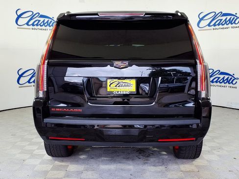 Used 2020 Cadillac Escalade Luxury RWD image 4