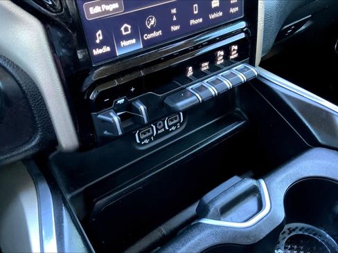 Used 2022 RAM 1500 Laramie w/ Laramie Southwest Edition image 31