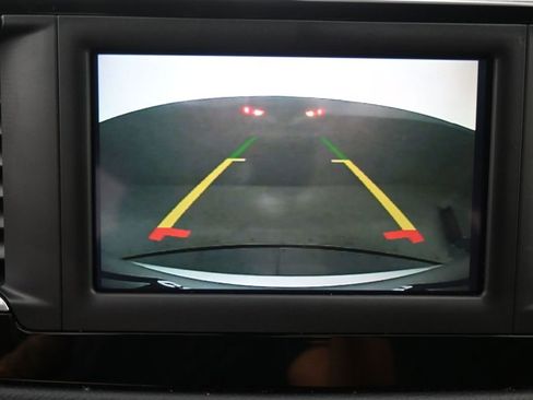Used 2022 Chrysler Voyager LX FWD image 12