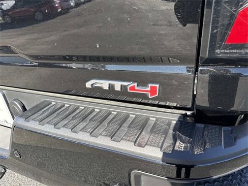 Used 2024 GMC Sierra 2500 AT4 w/ Technology Package image 4