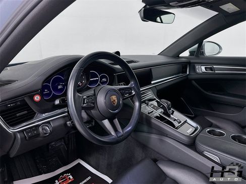 Used 2023 Porsche Panamera Platinum Edition image 10