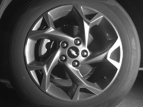 Used 2025 Chevrolet Trax LT FWD image 12