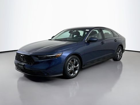 Used 2023 Honda Accord EX image 4