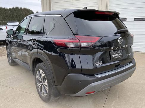 Used 2021 Nissan Rogue SV image 5