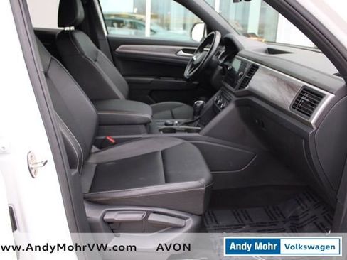 Used 2020 Volkswagen Atlas Cross Sport SE w/ Towing Package image 22