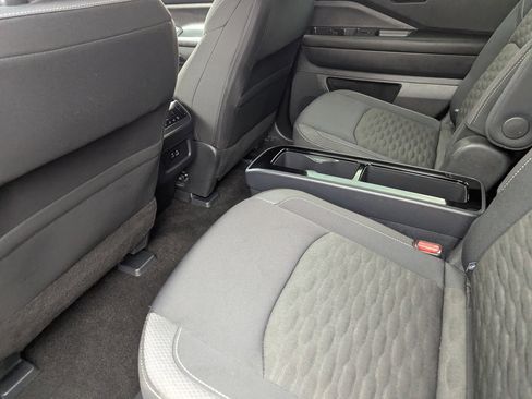 Certified 2024 Nissan Pathfinder SV w/ SV Premium Package image 15