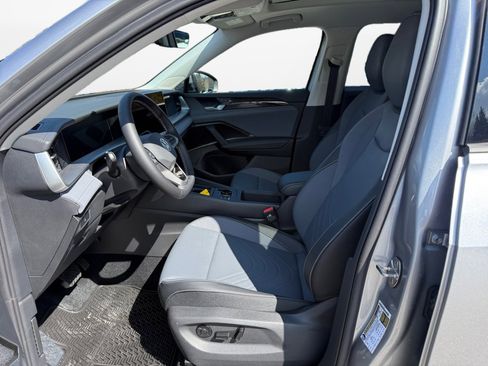 New 2026 Volkswagen Tiguan SE AWD/4WD image 9