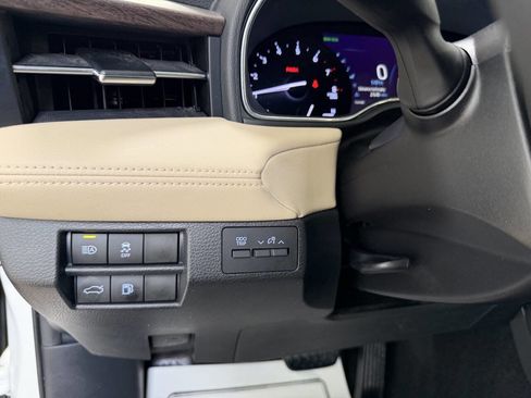 Used 2021 Toyota Avalon XLE FWD image 24