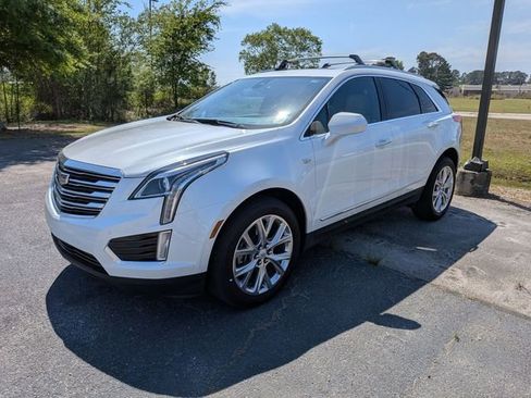 Used 2017 Cadillac XT5 Luxury w/ Driver Awareness Package image 3