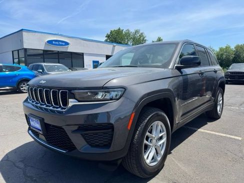 Used 2025 Jeep Grand Cherokee 4WD image 6