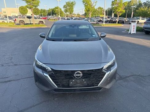 Used 2024 Nissan Sentra SV FWD image 2