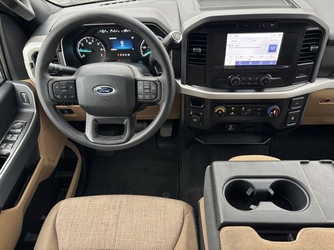 Used 2023 Ford F150 XLT image 3