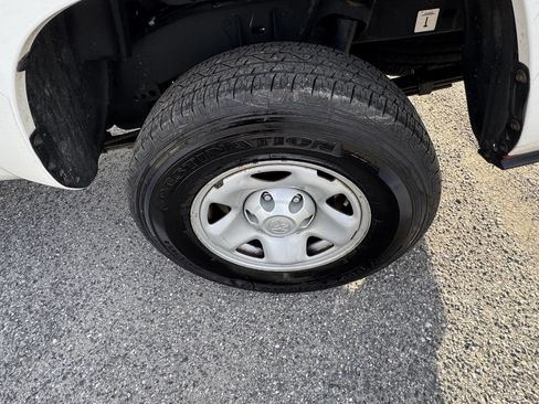 Used 2019 Toyota Tacoma SR image 63