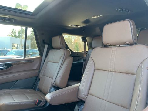 Used 2025 Chevrolet Tahoe High Country image 30