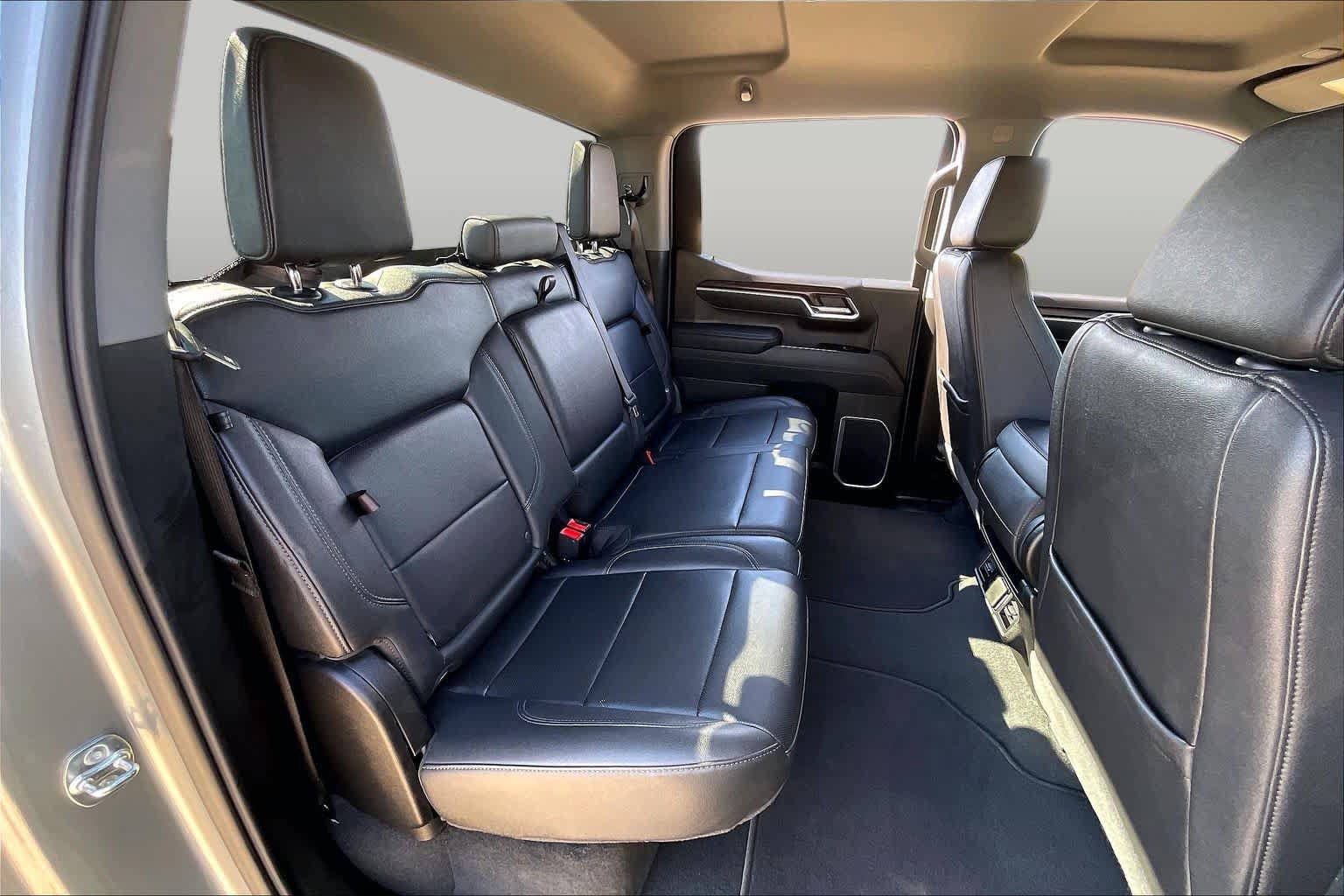 Used 2026 GMC Sierra 1500 SLT RWD image 17