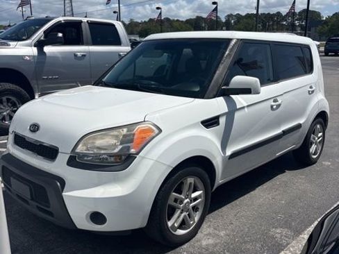 Used 2011 Kia Soul + w/ Audio Pkg image 1