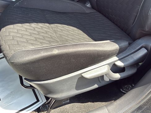 Used 2021 Nissan Kicks S FWD image 14
