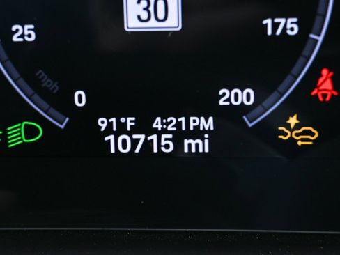 Certified 2025 Porsche Cayenne S image 17