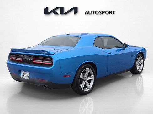 Used 2018 Dodge Challenger R/T image 8