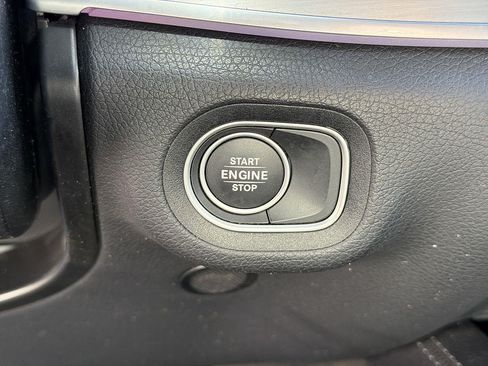 Used 2024 Mercedes-Benz GLE 450e 4MATIC image 16