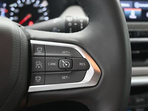 Used 2025 Jeep Compass Limited AWD/4WD image 31