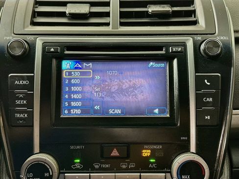 Used 2012 Toyota Camry SE FWD image 15