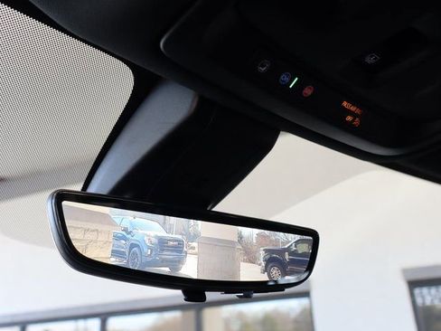 Used 2021 GMC Yukon XL Denali w/ Denali Premium Package image 29