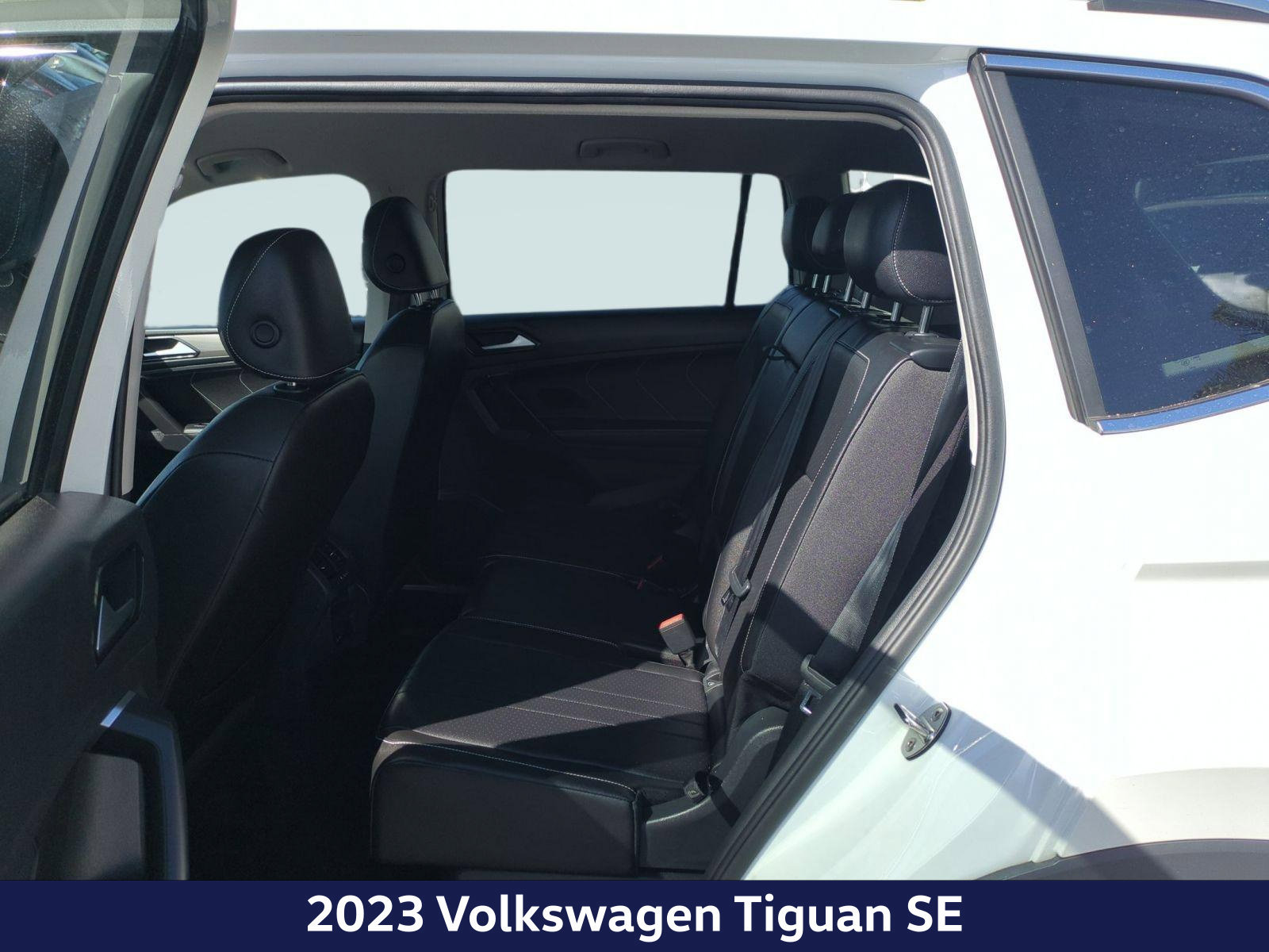 Used 2023 Volkswagen Tiguan SE FWD image 16