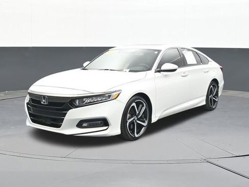 Used 2018 Honda Accord Sport image 3