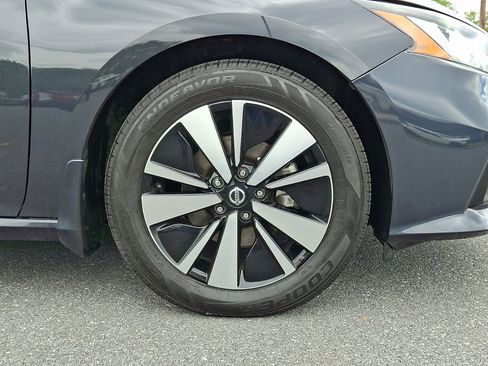 Certified 2022 Nissan Altima 2.5 SL FWD image 9