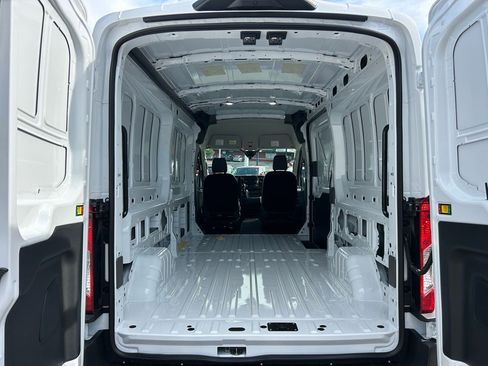 New 2025 Ford Transit 250 148 Medium Roof image 7