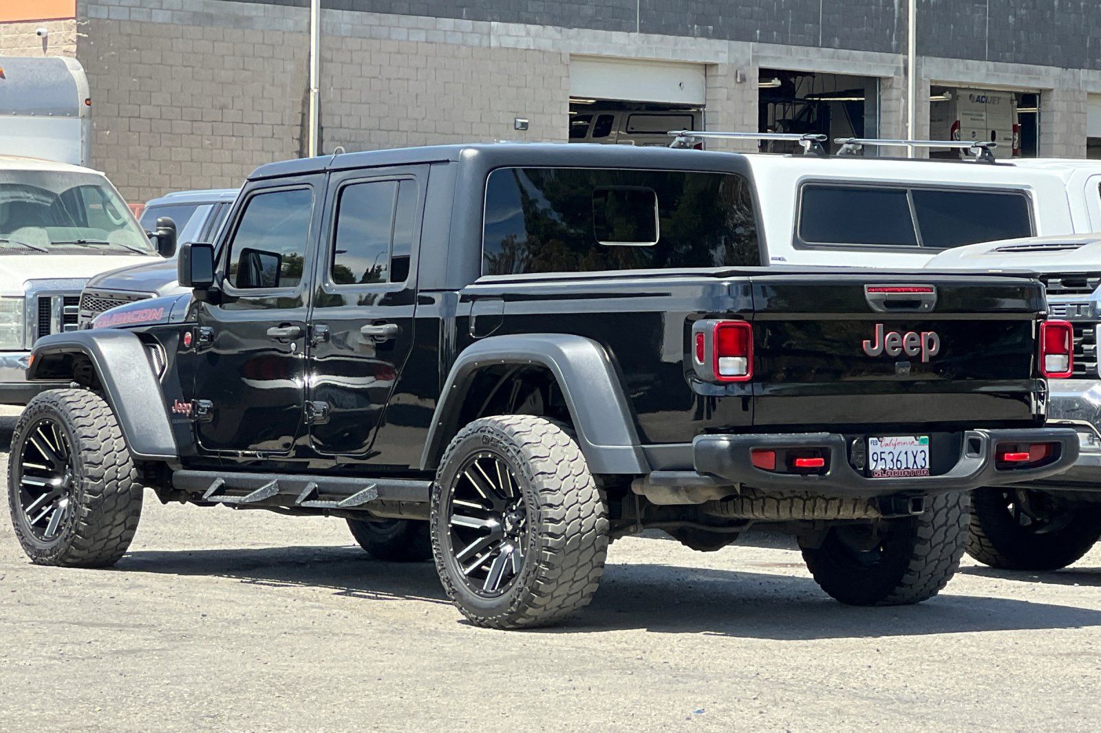 Used 2021 Jeep Gladiator Rubicon w/ Trailer Tow Package AWD/4WD image 6